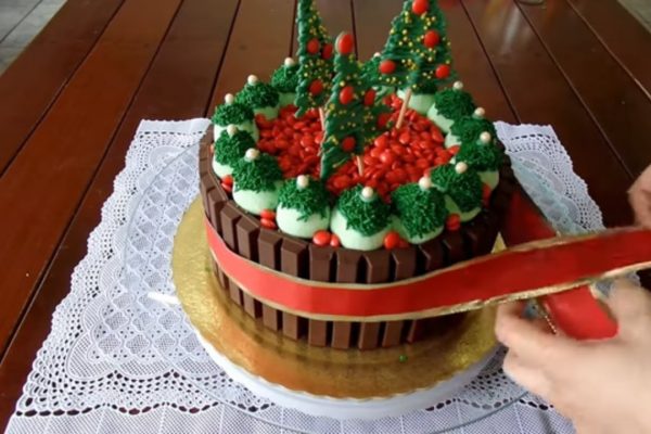 Bolo de Natal com Kit Kat - Cakes House